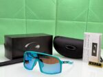 OAKLEY RECTANGLE SUNGLASSES - Image 4